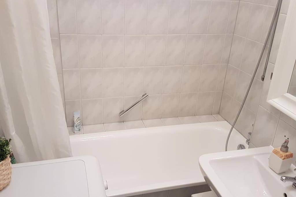 2 Room Apartment Near Station Neustadt In Dresden Neustadt Extérieur photo